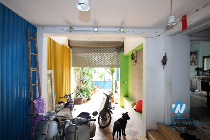 Lakeside colonial villa with lots of characters for rent in Tay Ho